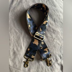 Parker Thatch Crossbody Strap, Navy Leopard